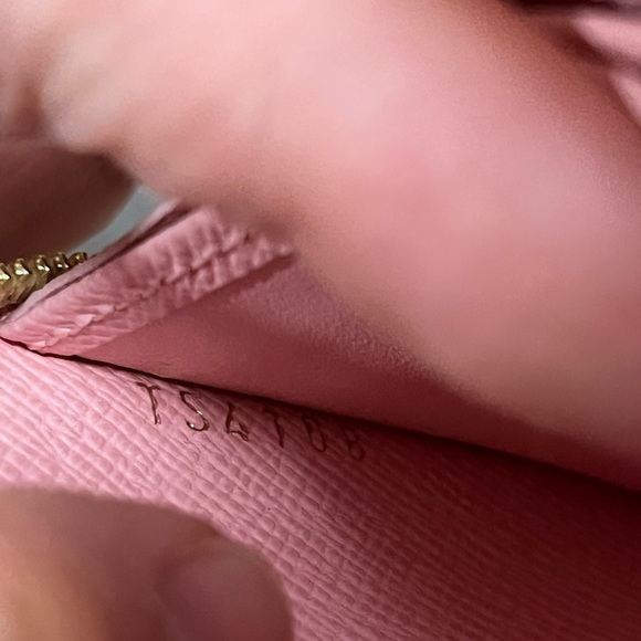 COPY - Authentic Louis Vuitton 2018 Christmas Animation Zippy compact wallet - Picture 3 of 13